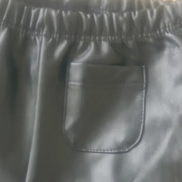 Nicole Miller Cream Twin Set Top with Black Accents And Faux Leather Pants - Picture 6 of 8